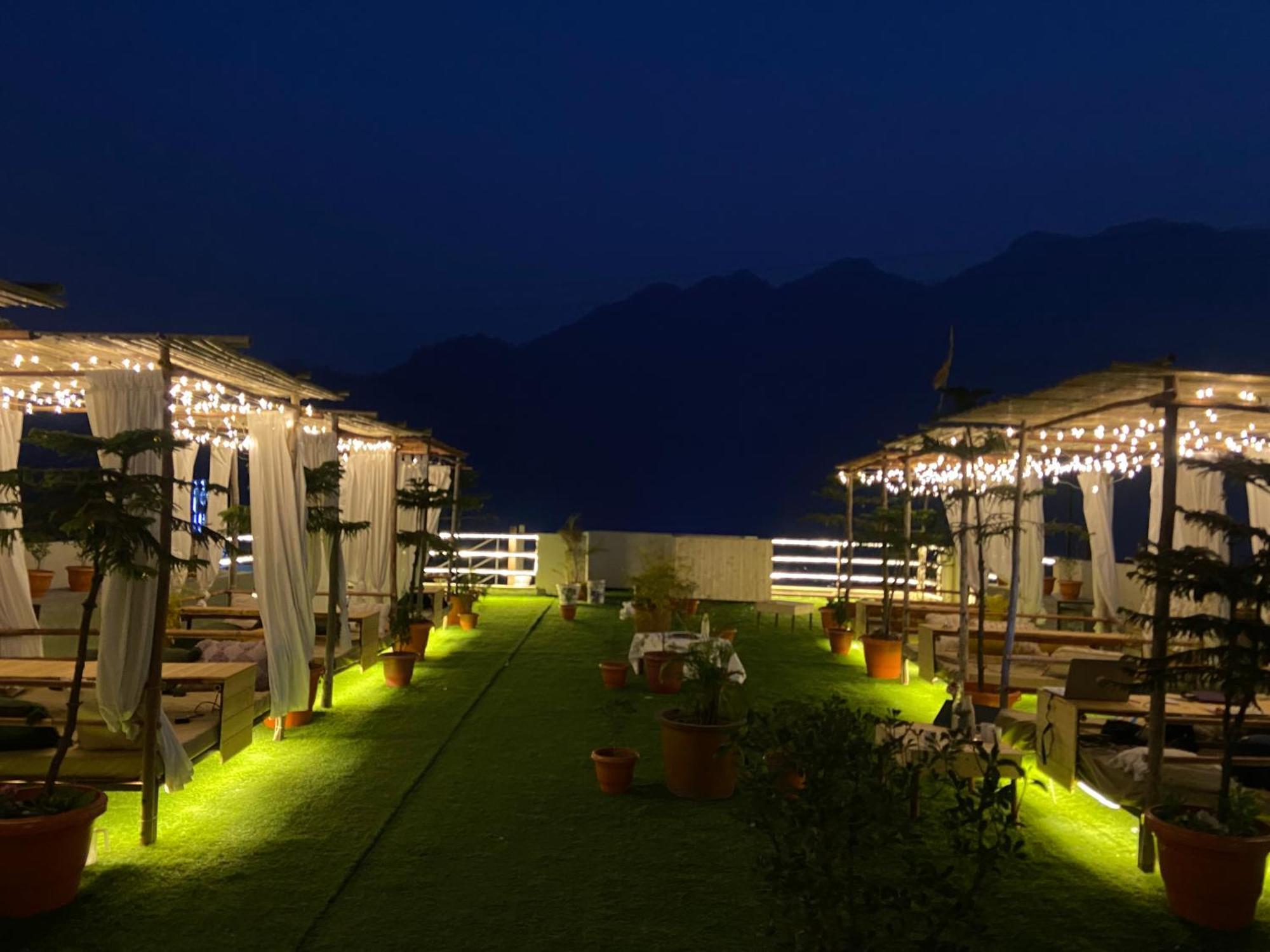 Hotel Aqua Vibes Rishīkesh Buitenkant foto